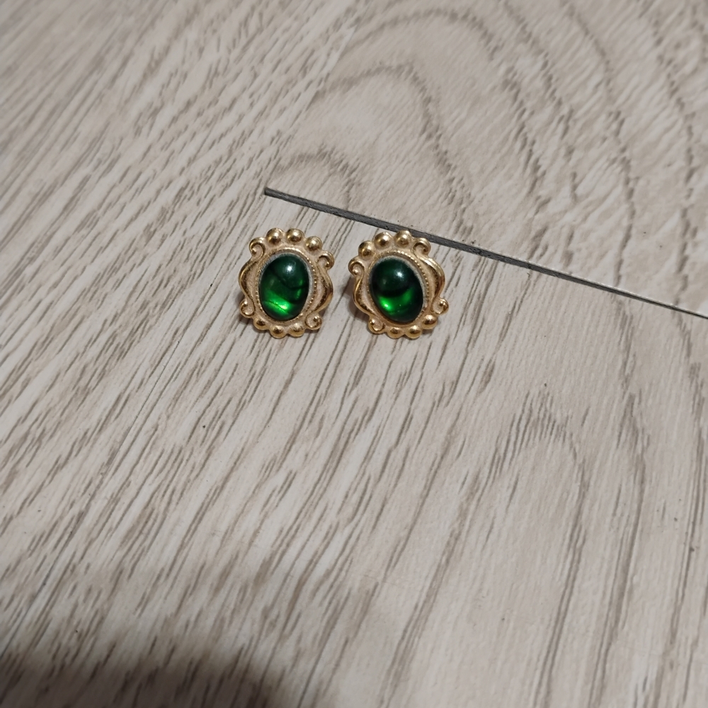 Elegant Green and Gold Stud Earrings